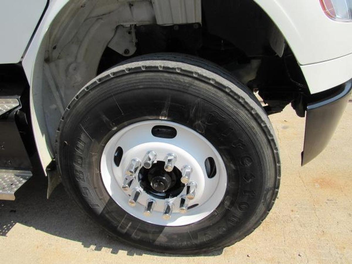 Used 2023 Freightliner M2 106