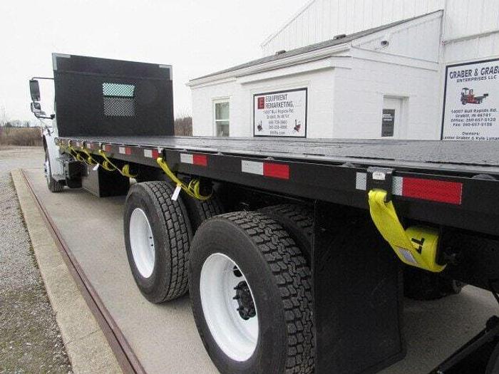 Used 2016 Freightliner M2 106