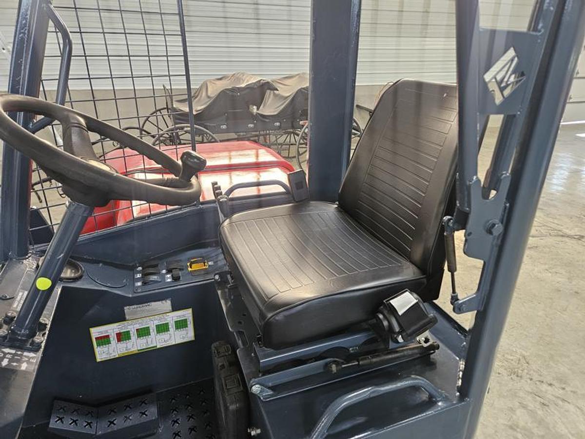 Used 2018 LOADMAC 825 2 Way Forklift w/Extended Reach
