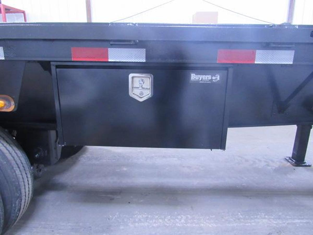 Used 2013 Great Dane Trailers  32' X 96" Flatbed Moffett Trailer