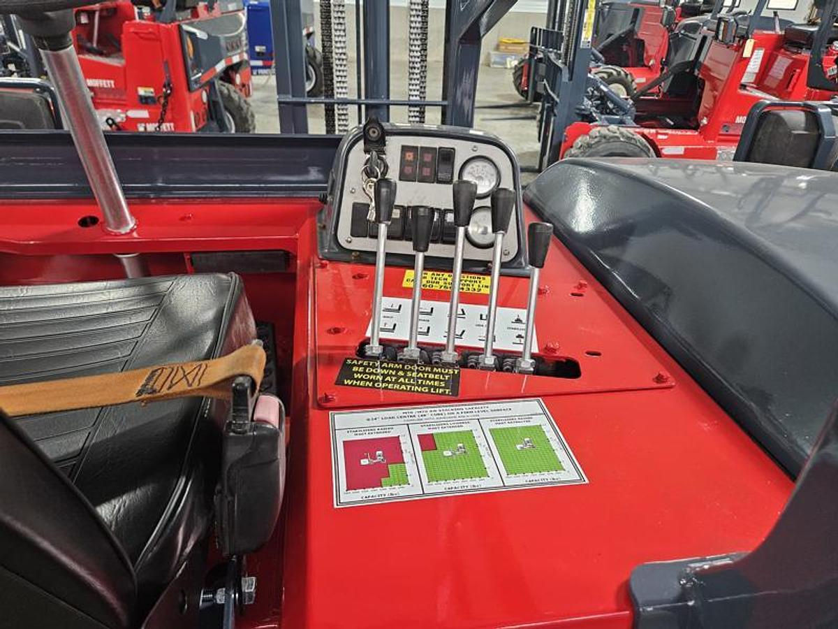 Used 2012 Moffett M70