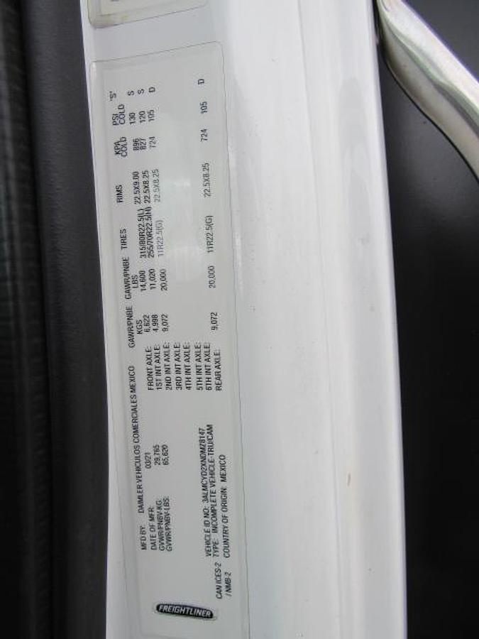 Used 2022 Freightliner M2 106