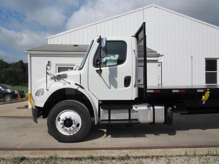 Used 2016 Freightliner M2 106