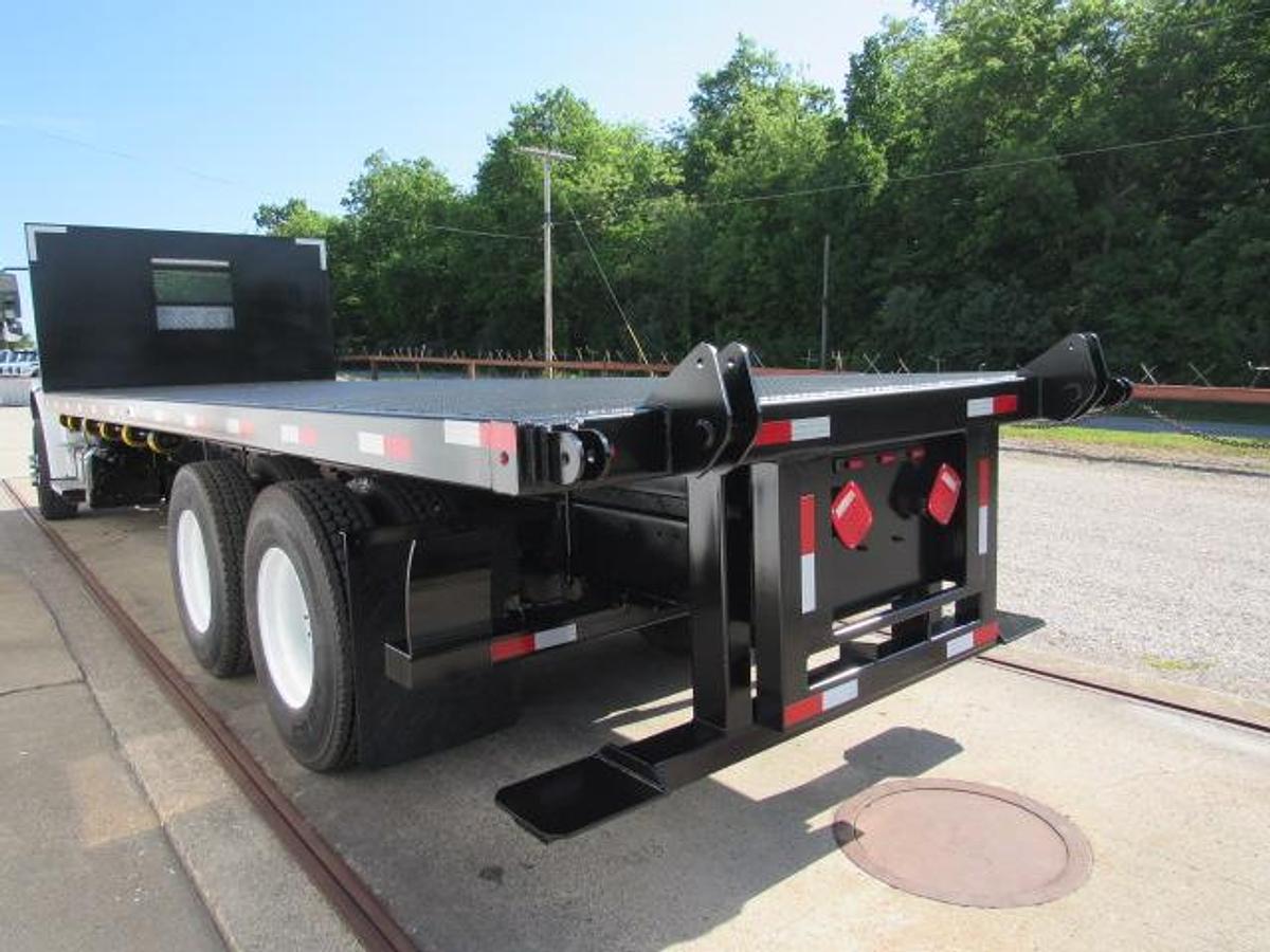 Used 2022 Freightliner M2 106