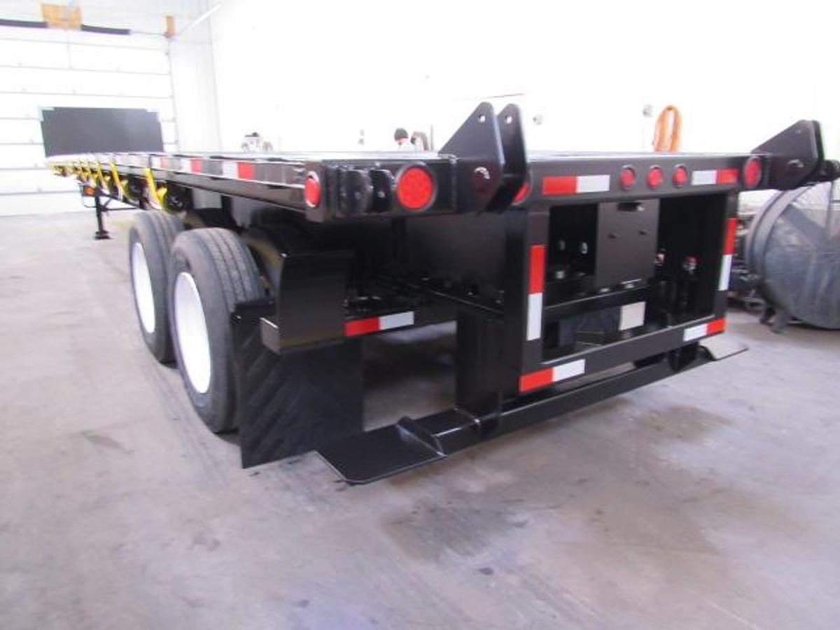 Used 2006 Transcraft Trailers 45' X 102" Flatbed Moffett Trailer