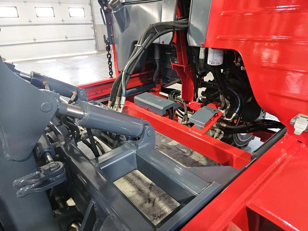 Used 2014 Moffett M55