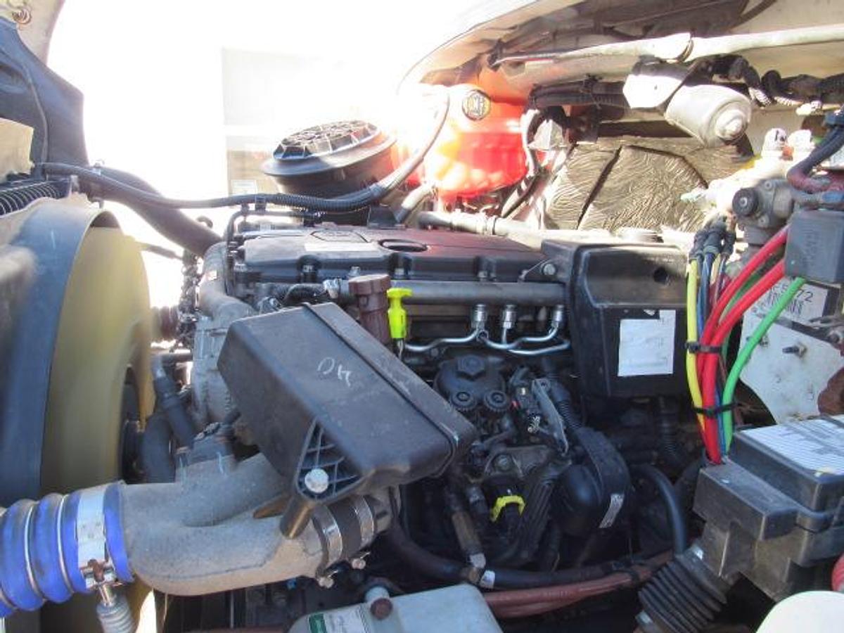 Used 2022 Freightliner M2 106