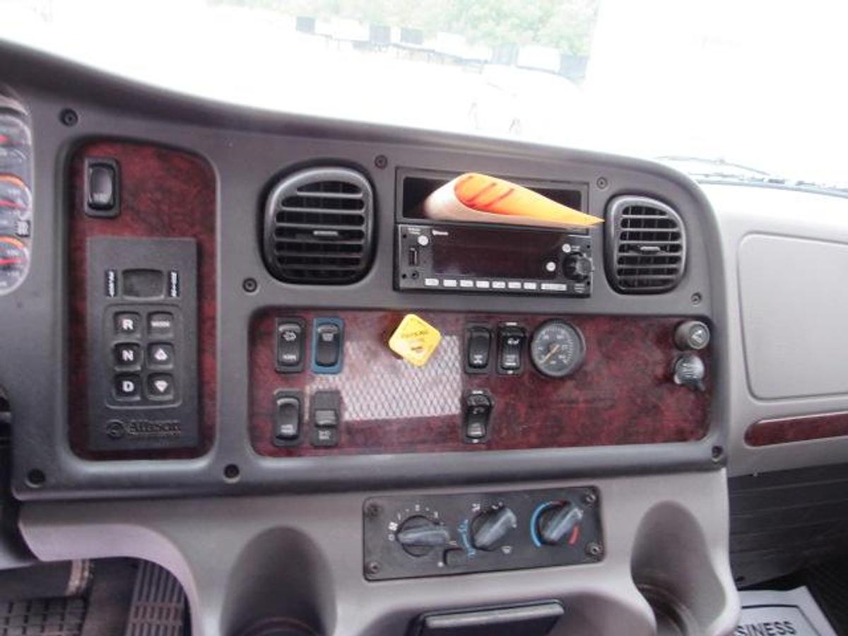 Used 2023 Freightliner M2 106
