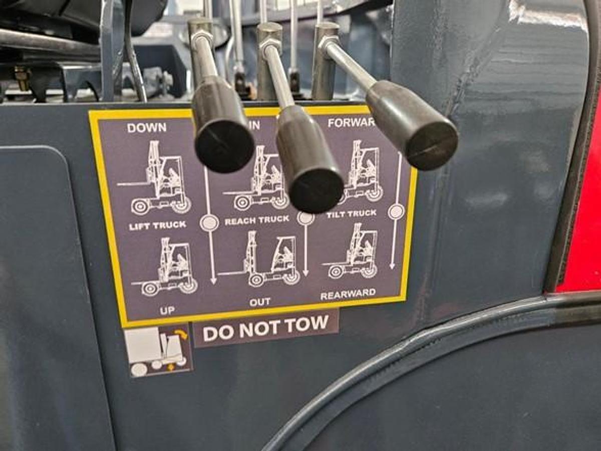 Used 2018 LOADMAC 825  2 Way Forklift w/Extended Reach