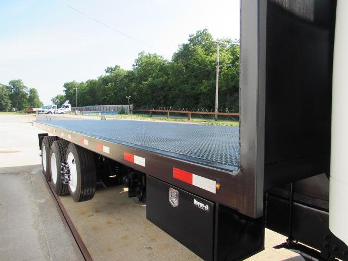 Used 2023 Freightliner M2 106