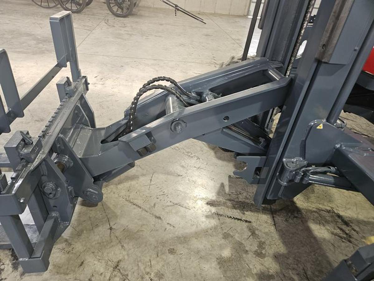Used 2018 LOADMAC 825 2 Way Forklift w/Extended Reach