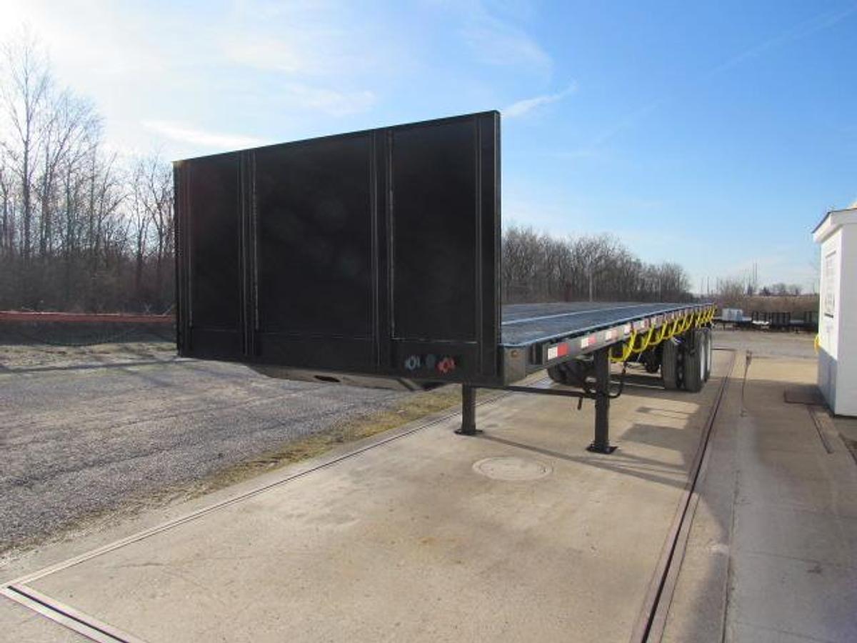 Used 2016 Great Dane Trailers 36' 6" X 102" Flatbed Moffett Trailer