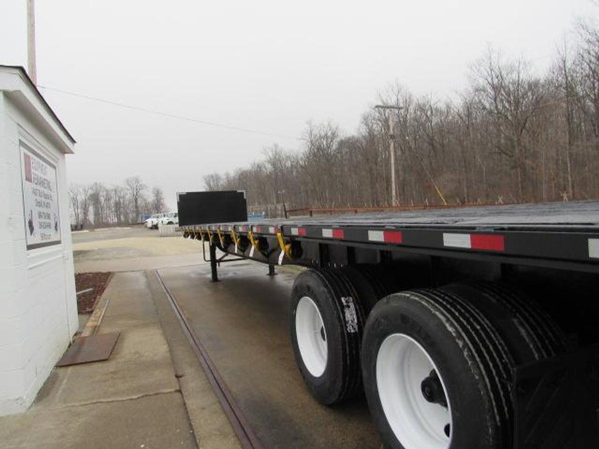 Used 2013 Utility 45' X 102 Princeton/Moffett Trailer