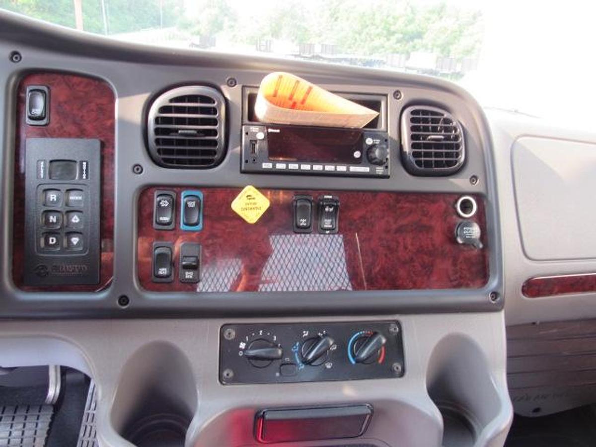 Used 2022 Freightliner M2 106