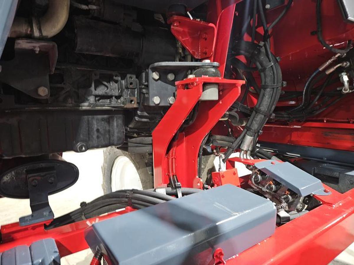 Used 2015 Moffett M8 55.3