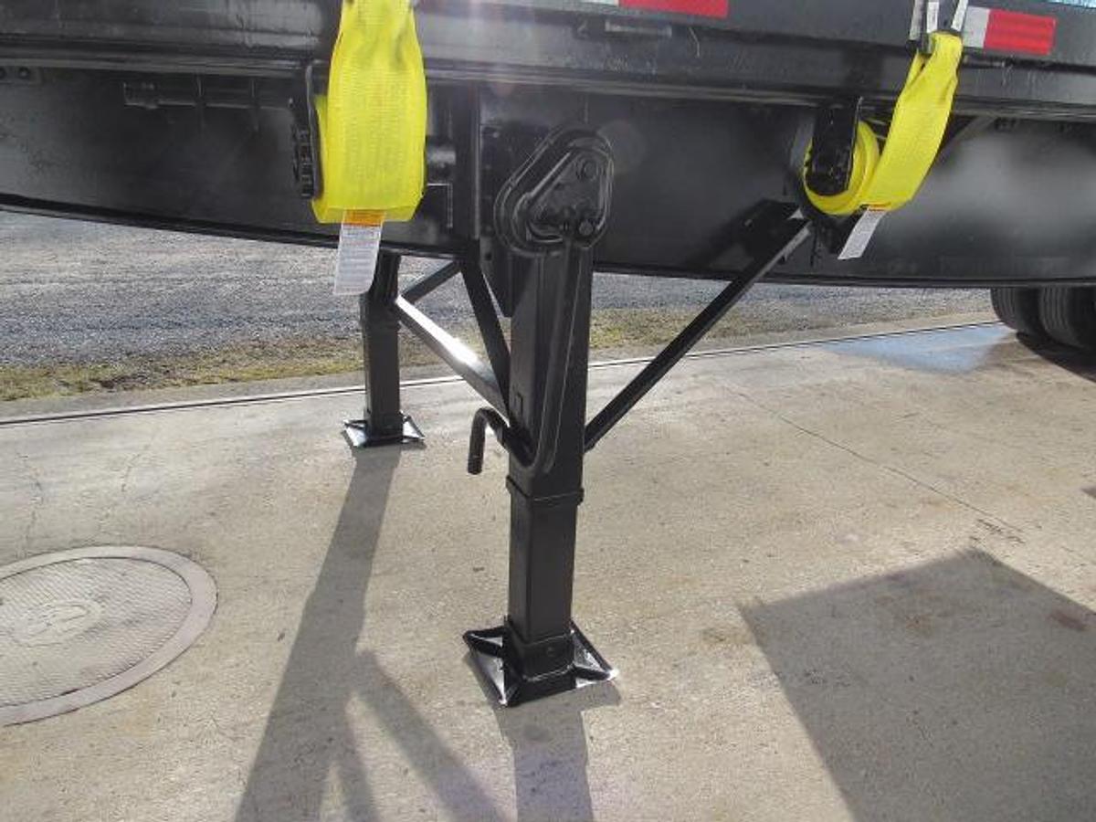 Used 2016 Great Dane Trailers 36' 6" X 102" Flatbed Moffett Trailer