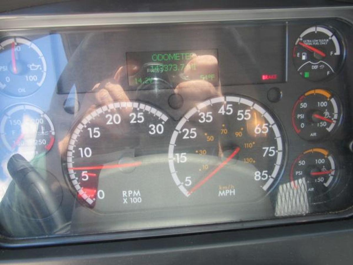 Used 2022 Freightliner M2 106