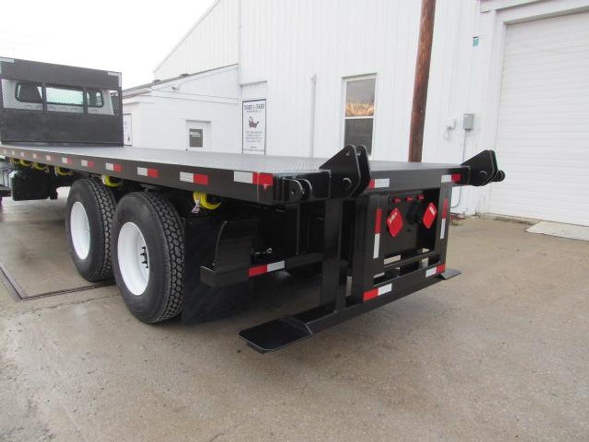 Used 2020 Freightliner M2 106