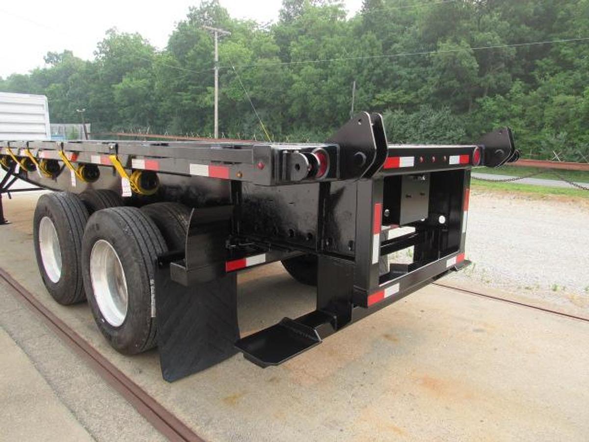 Used 2015 Great Dane Trailers  36' 6" X 102" Flatbed Moffett Trailer