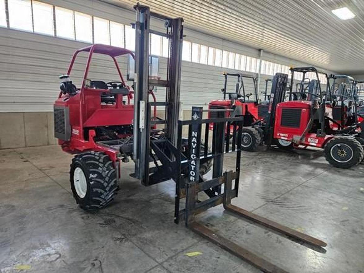 Used 2017 Navigator RT-5500 Truck Mounted Forklift