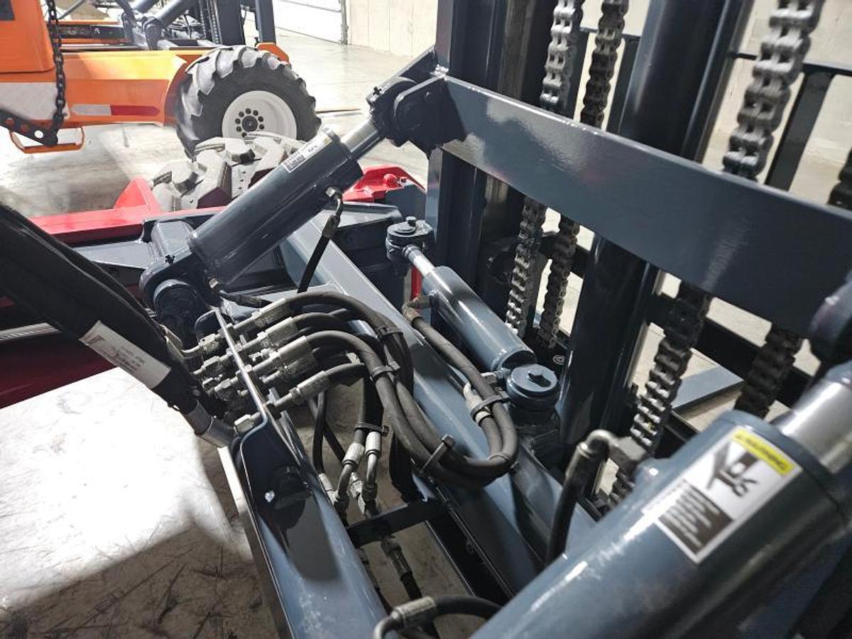 Used 2016 Moffett M8 55.3