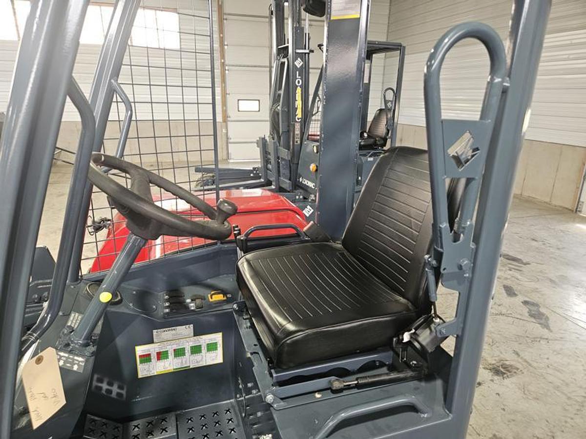 Used 2018 LOADMAC 825 2 Way Forklift w/Extended Reach