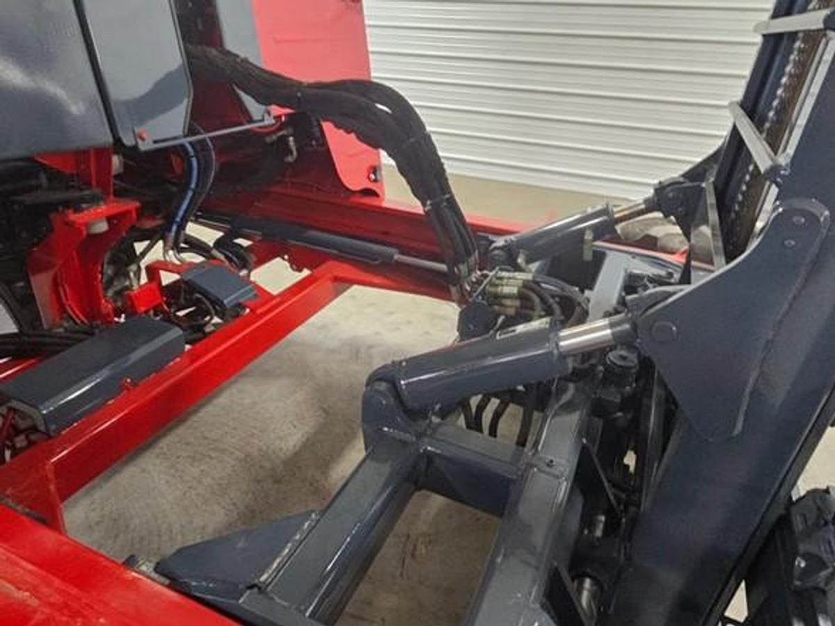 Used 2015 Moffett M8 70.3