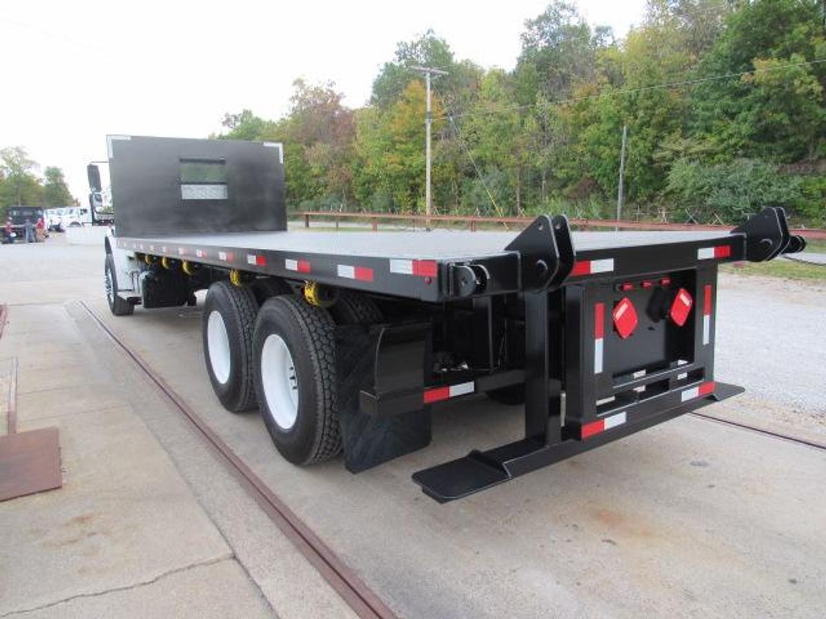 Used 2022 Freightliner M2 106