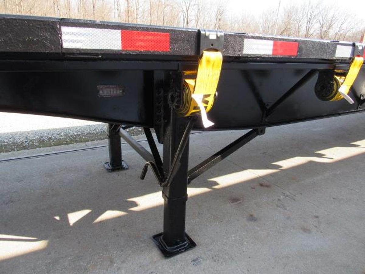 Used 2013 Utility 45' X 102 Princeton/Moffett Trailer