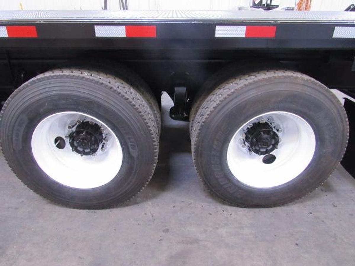 Used 2022 Freightliner M2 106