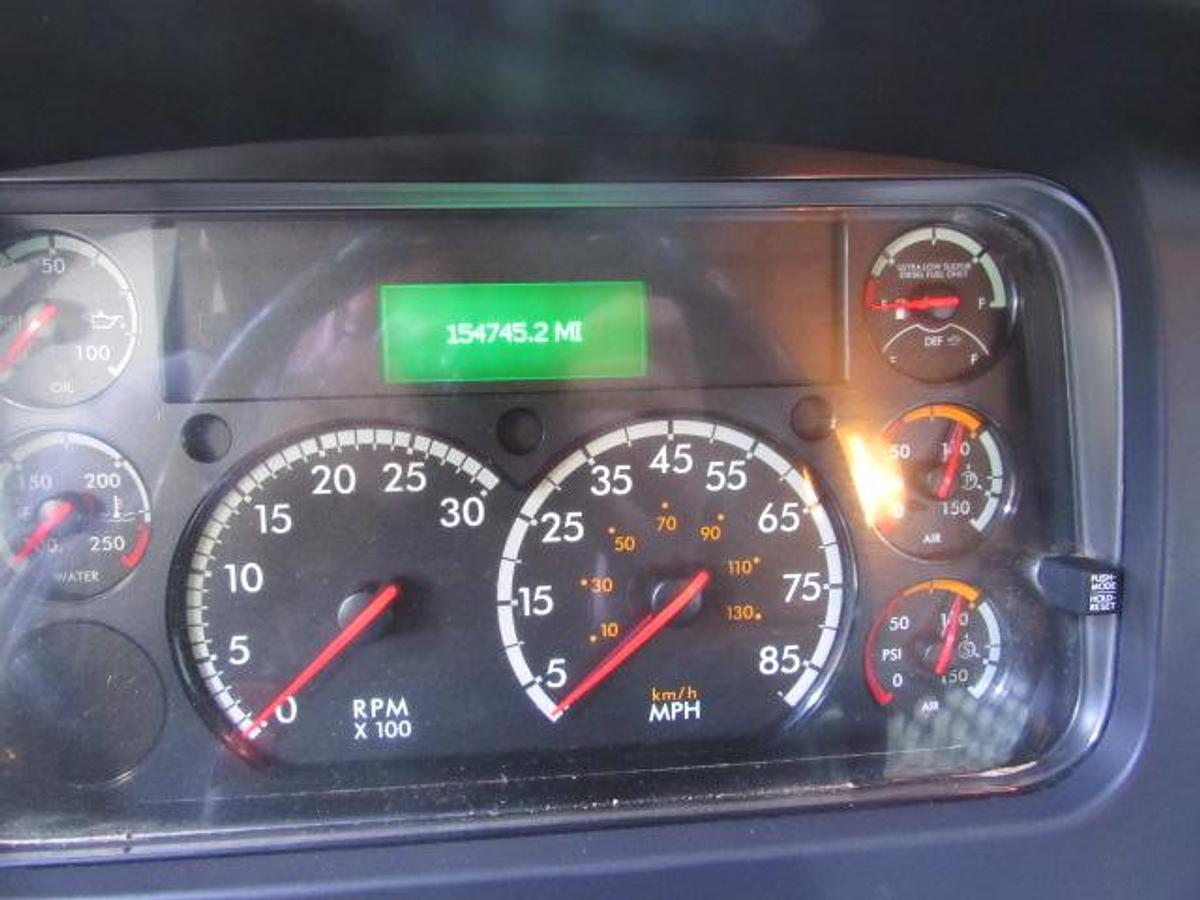 Used 2022 Freightliner M2 106