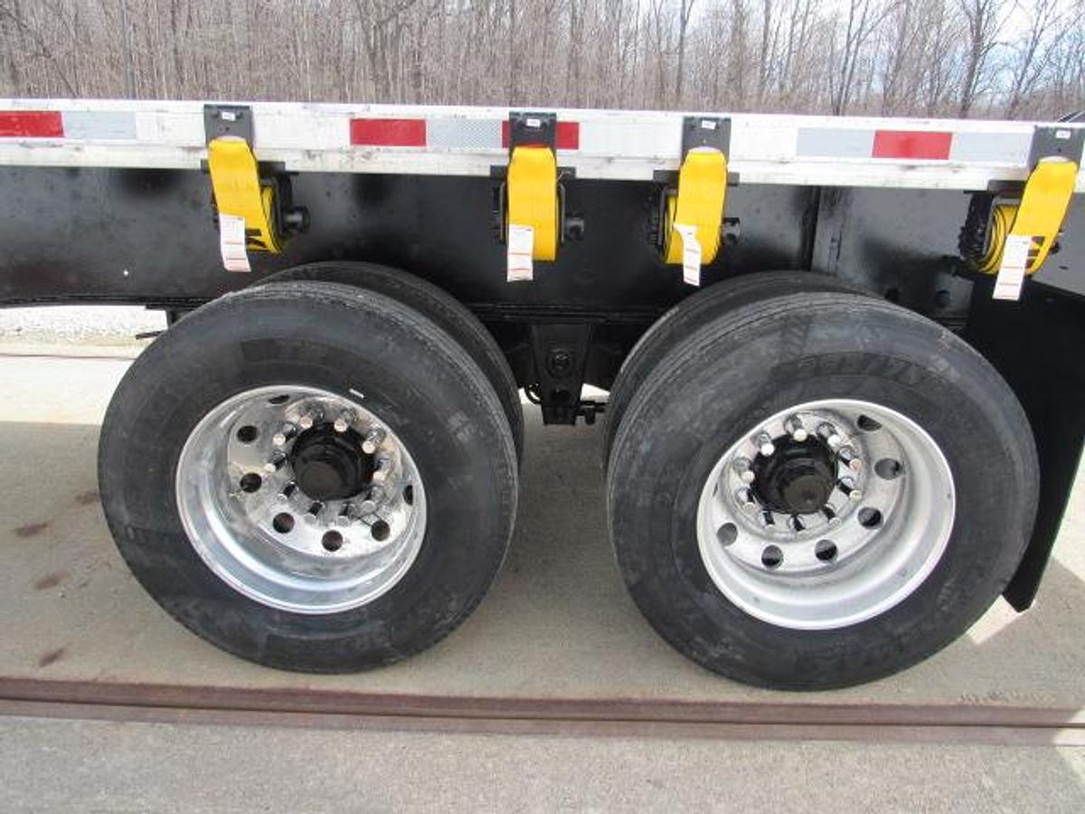 Used 2016 Utility 36' 6" X 102 Alum Combo Princeton/Moffett Trailer