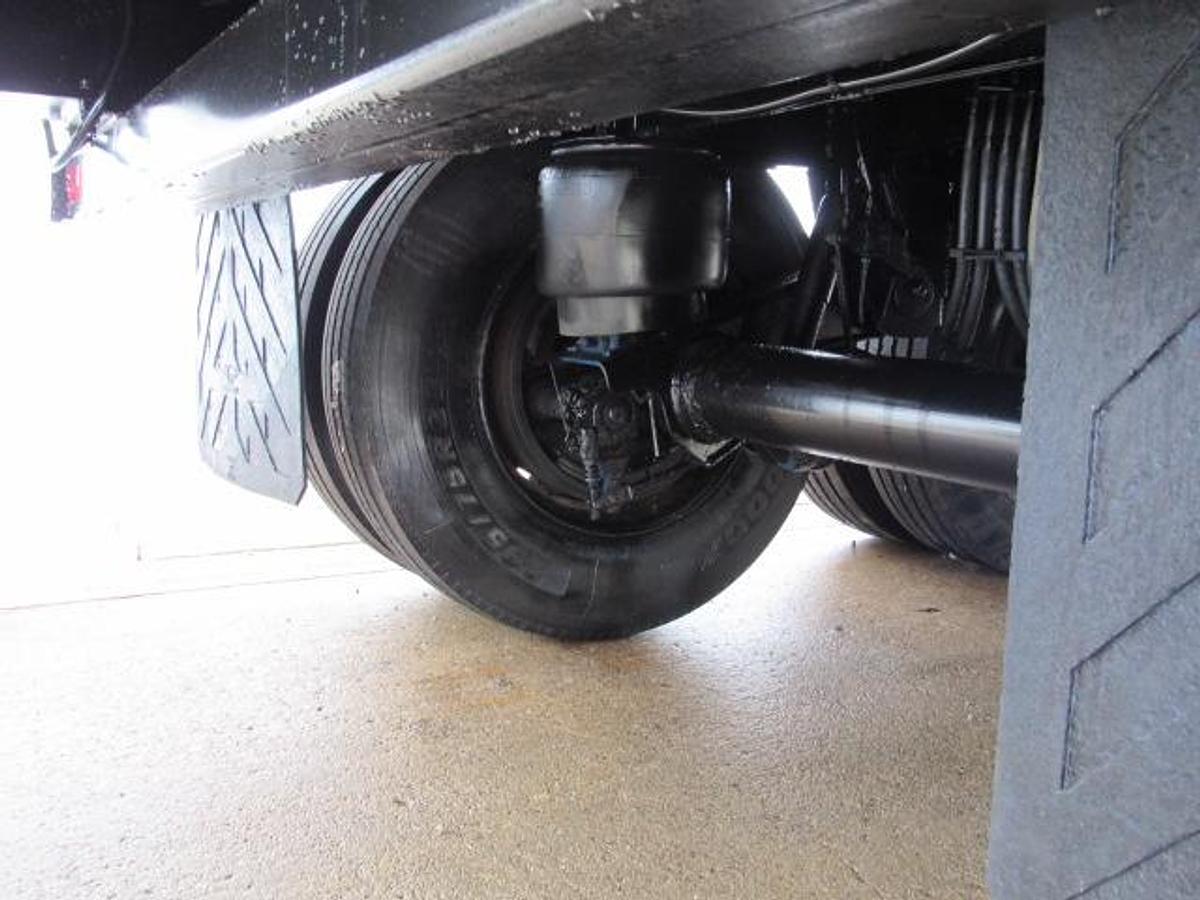 Used 2014 Utility 32 X 102 Moffett Trailer
