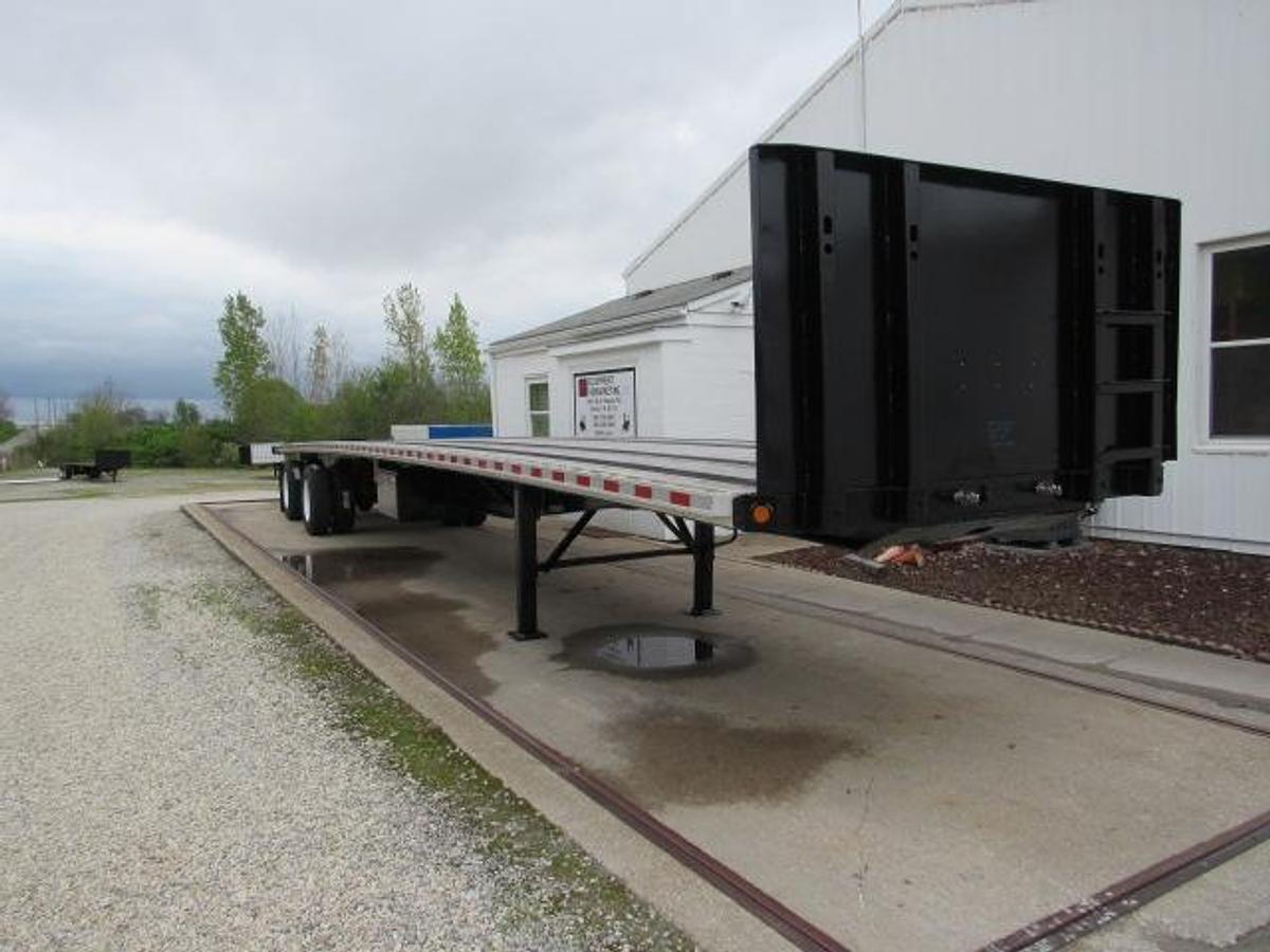 Used 2015 Fontaine 48' X 102" Aluminum Combo Princeton/Moffett Trailer