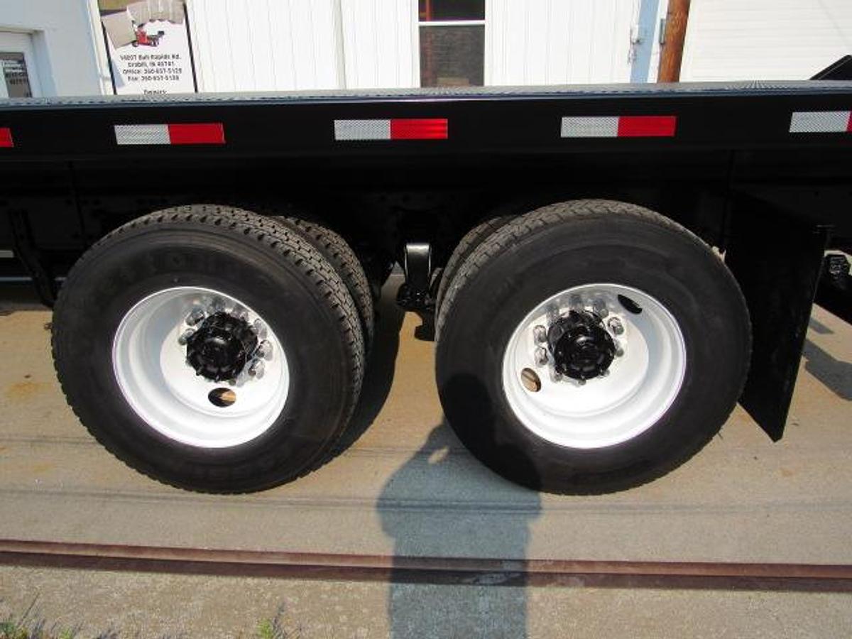 Used 2022 Freightliner M2 106