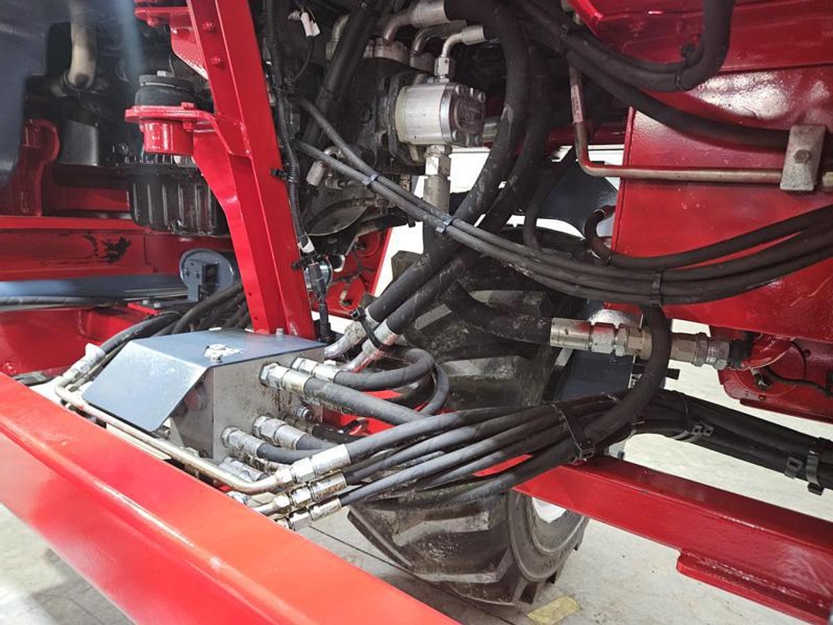 Used 2019 Moffett M8 55.3NX