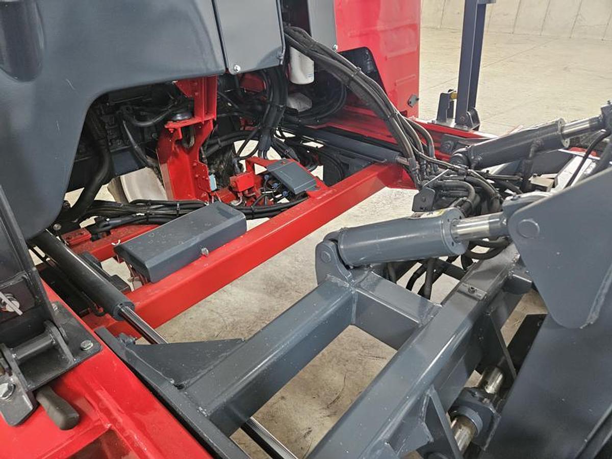 Used 2013  Moffett M 55.4  4 Way