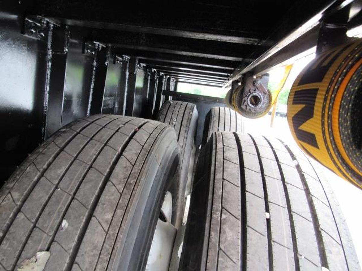 Used 2015 Great Dane Trailers 35' 10" X 102" Flatbed Moffett Trailer