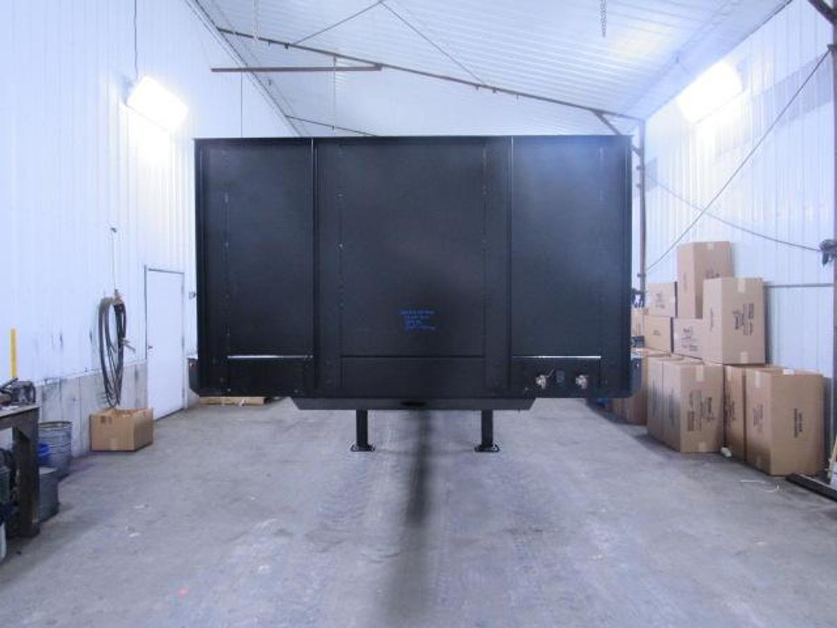 Used 2013 Great Dane Trailers  32' X 96" Flatbed Moffett Trailer