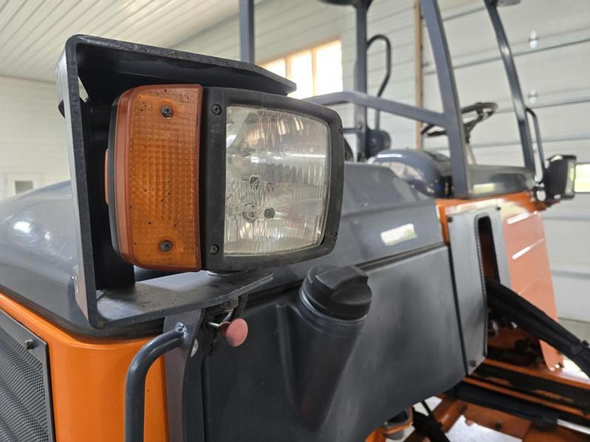 Used 2016 Moffett M8 55.3