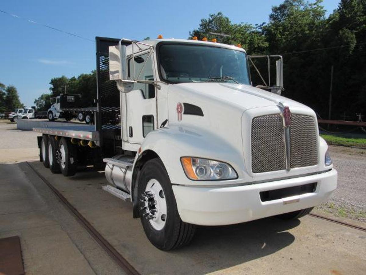 Used 2021 Kenworth T370 Flatbed Truck