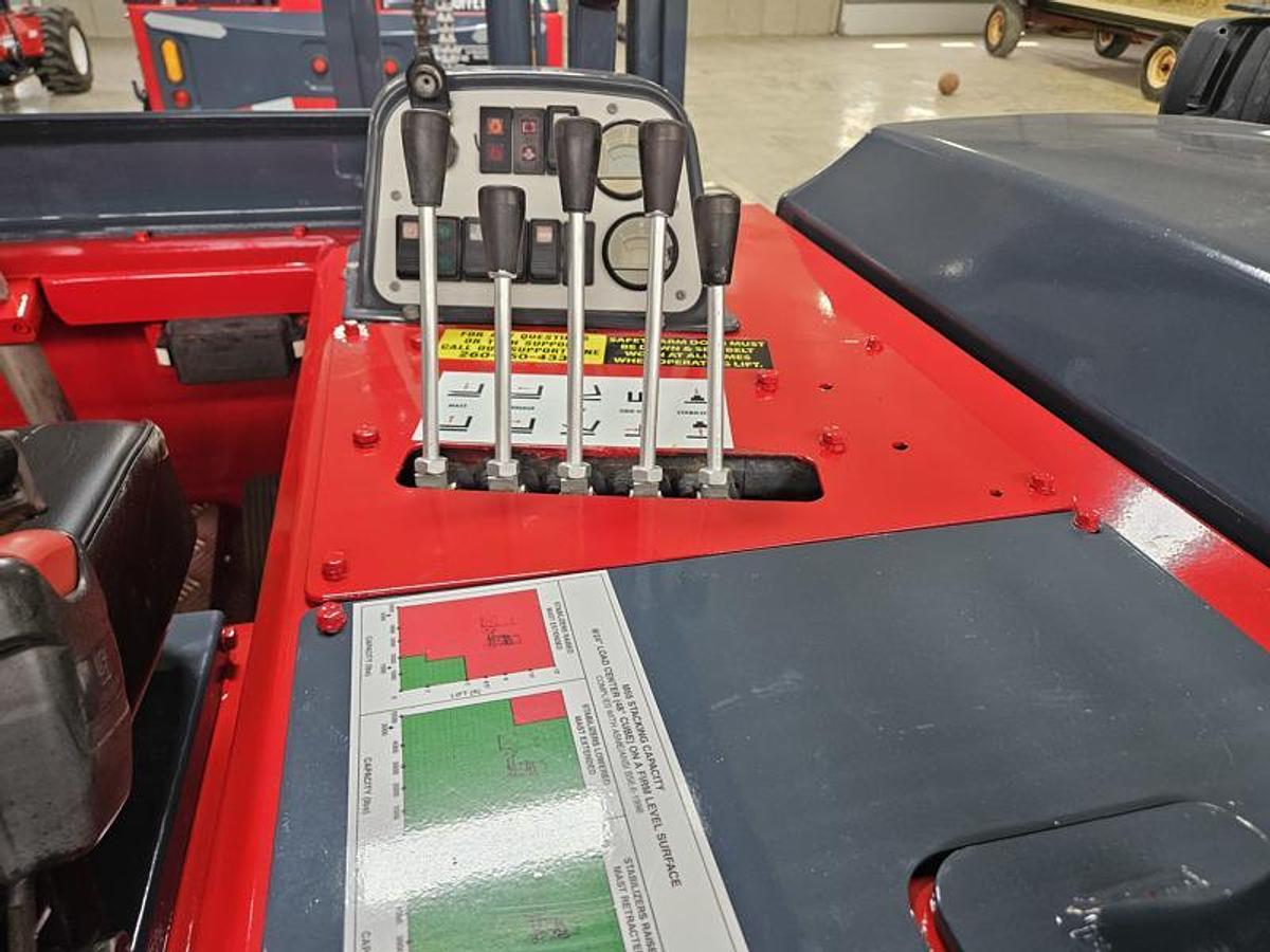 Used 2019 Moffett M8 55.3NX