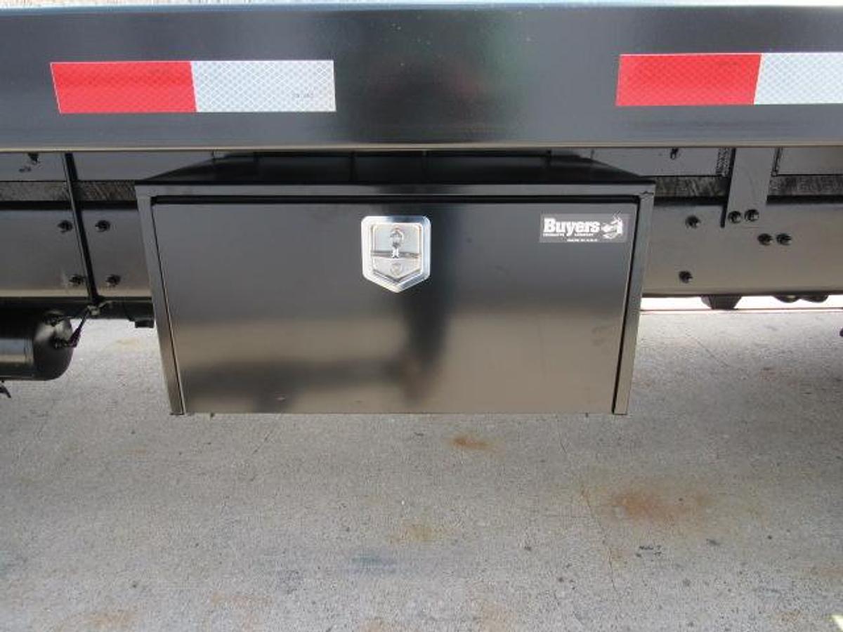 Used 2022 Freightliner M2 106