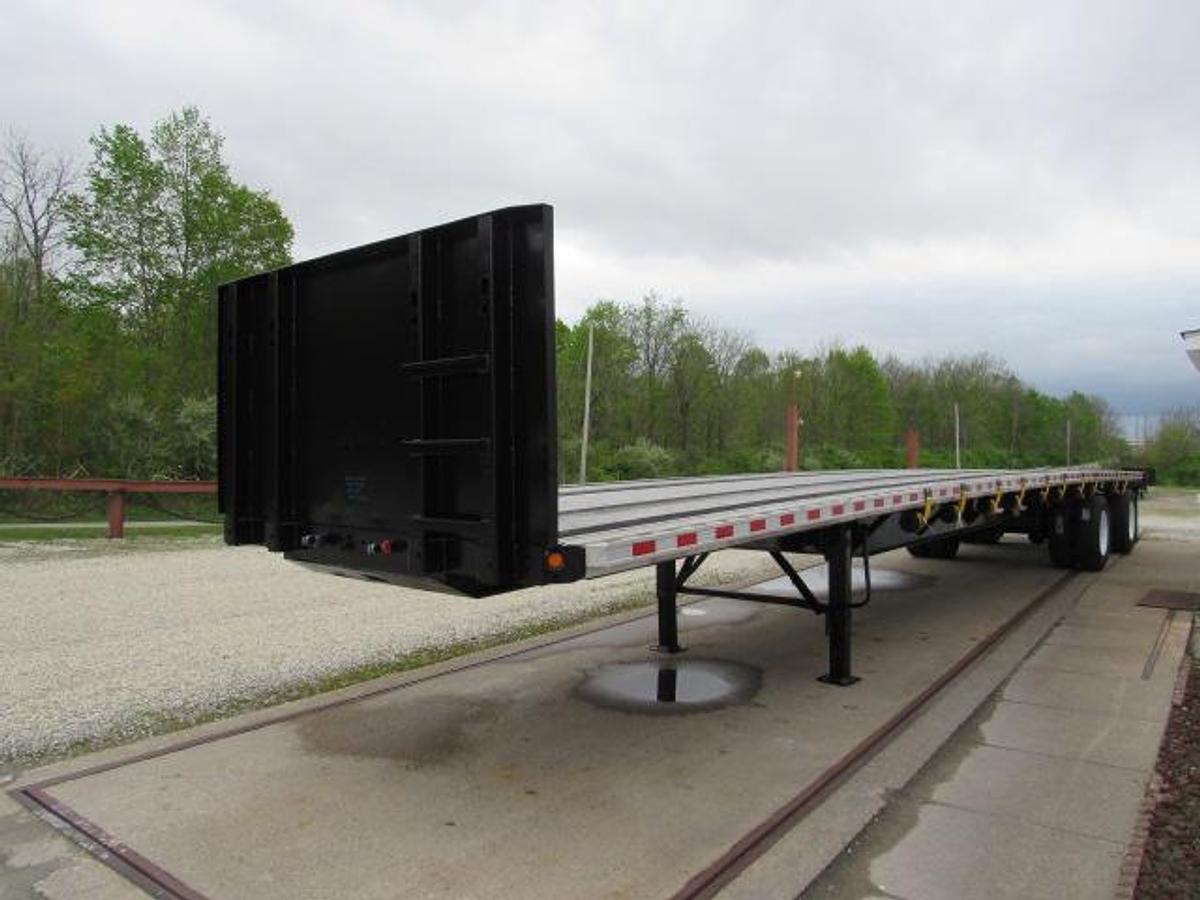 Used 2016 Great Dane Trailers 48' X 102" Aluminum Combo Flatbed Moffett Trailer