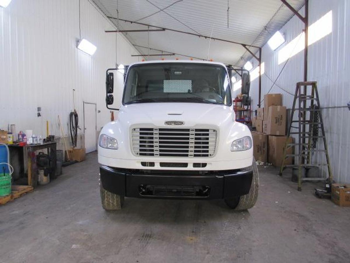 Used 2020 Freightliner M2 106