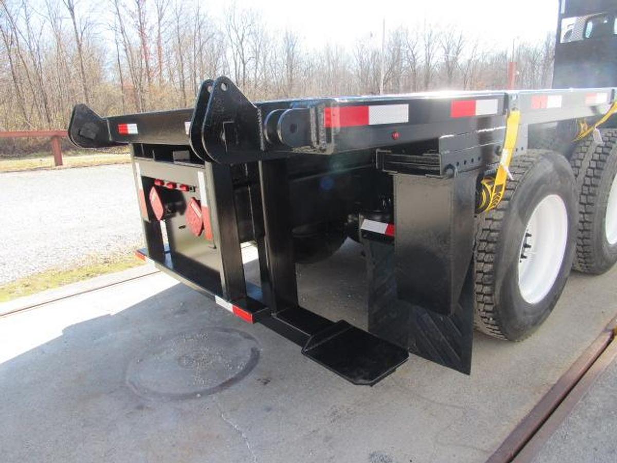 Used 2022 Freightliner M2 106