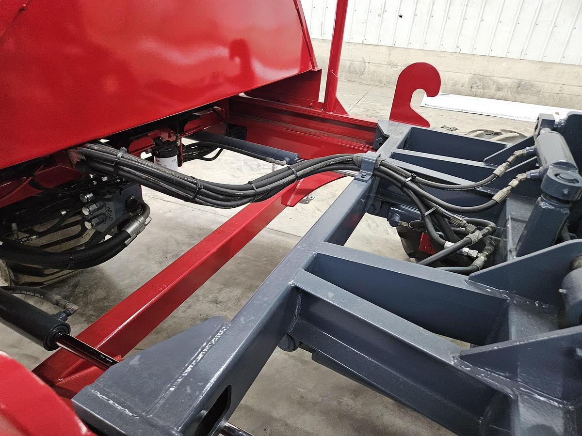 Used 2014 Navigator RT-5500 Truck Mounted Forklift