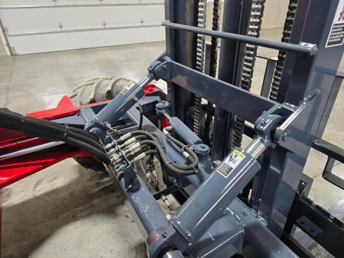 Used 2018 Moffett M8 55.3NX