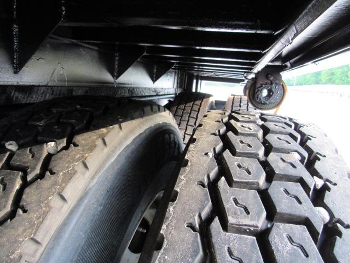 Used 2018 Freightliner M2 106