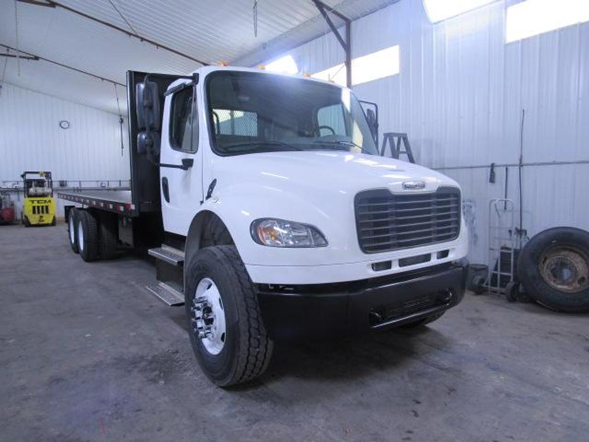 Used 2022 Freightliner M2 106